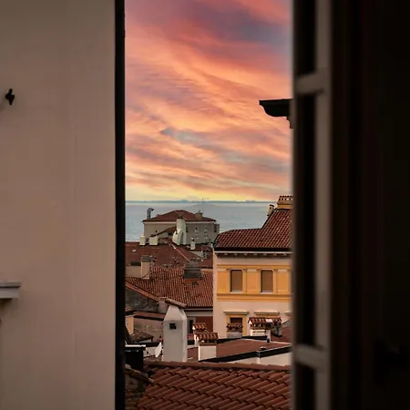 San Michele -2 Minutes To Piazza Unita Centre *