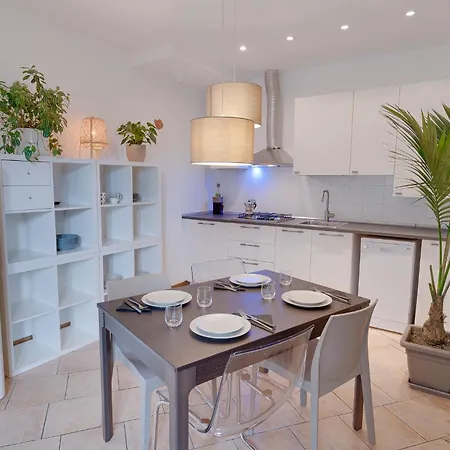 Daire San Michele Center - 90m2 2 Minutes To Piazza Unita D Italia Trieste